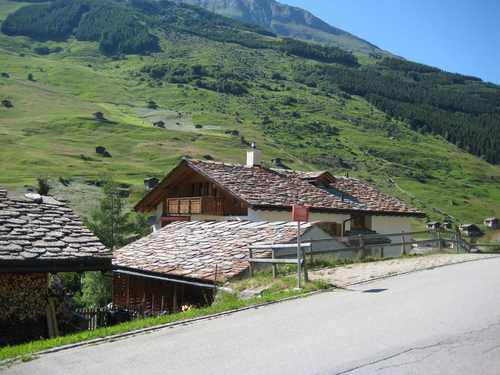 Dachwohnung Unterem Hoereli Vals Exterior foto